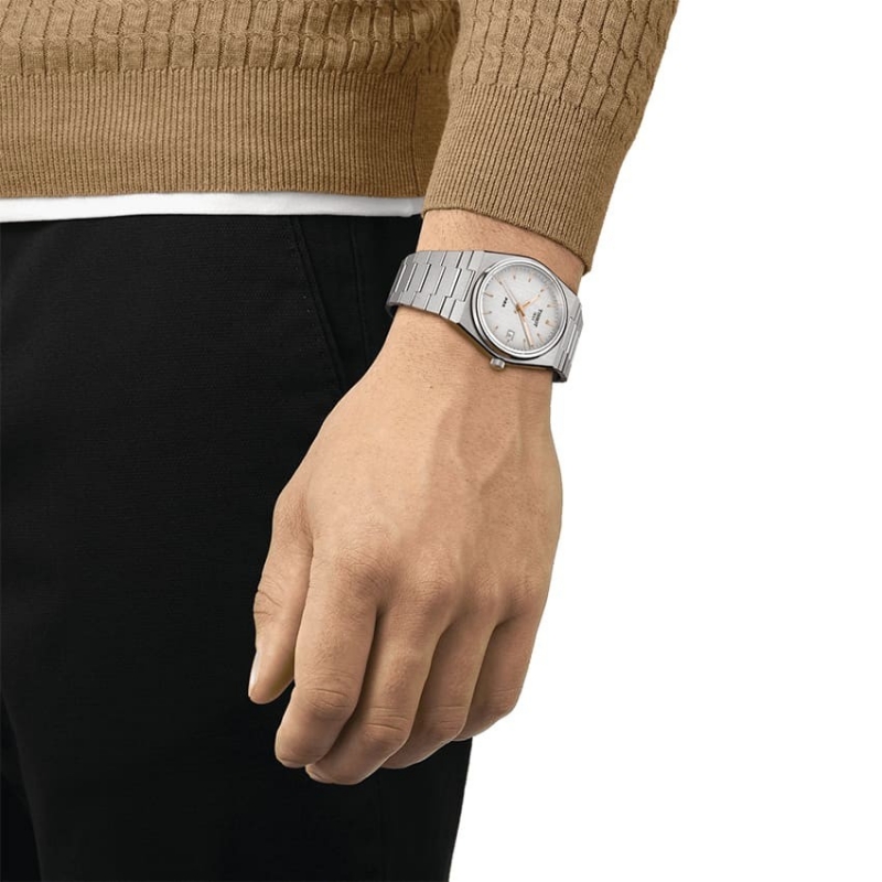 1676800492_t1374101103100_wrist.jpg