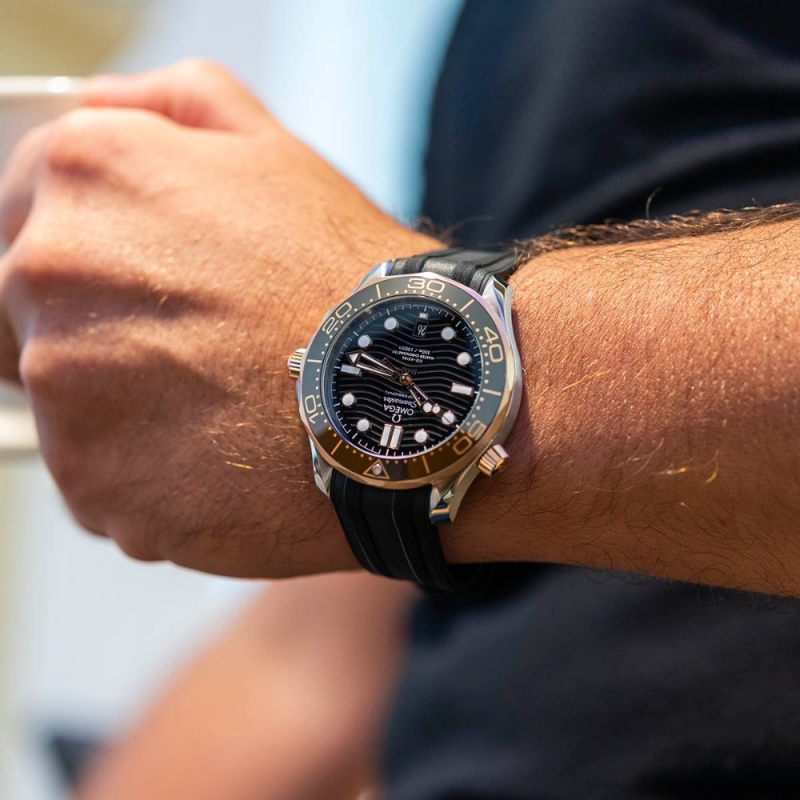 1680882249_210-22-42-20-01-002-omega-seamaster-diver-300m-42mm-11.jpg