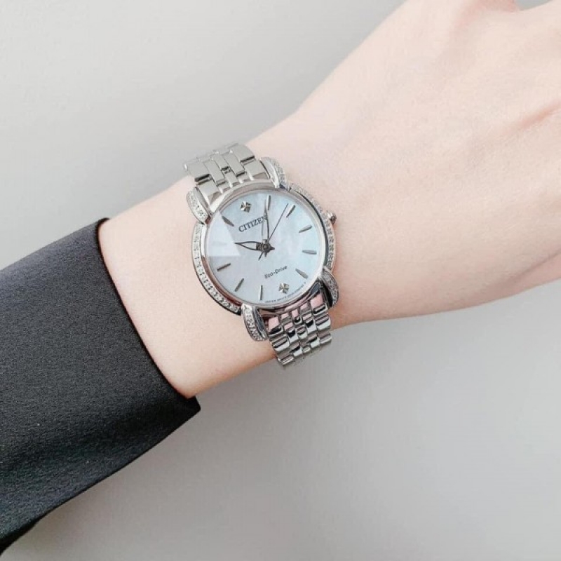 CITIZEN EM0690-50D - NỮ - KÍNH SAPPHIRE - DÂY KIM LOẠI - ECO DRIVE - SIZE 30MM - MÁY NHẬT - Ảnh 6