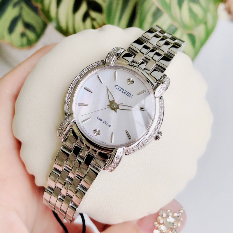 CITIZEN EM0690-50D - NỮ - KÍNH SAPPHIRE - DÂY KIM LOẠI - ECO DRIVE - SIZE 30MM - MÁY NHẬT - Ảnh 4