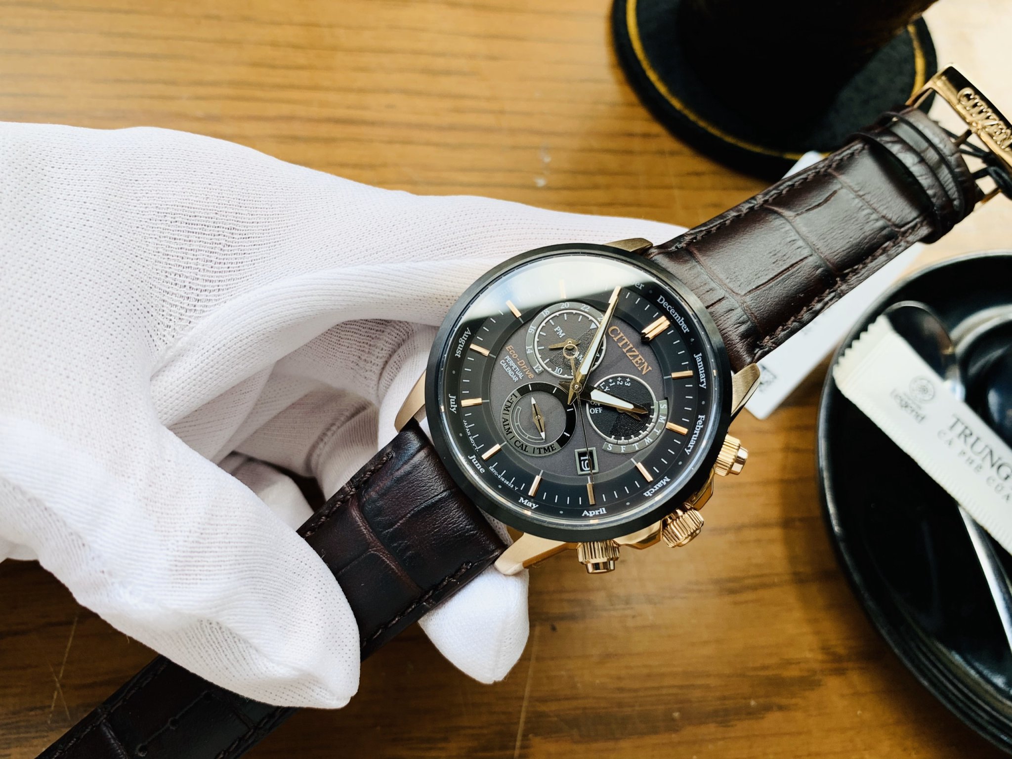 CITIZEN PERPETUAL CALENDAR BL8156-12E - NAM - KÍNH SAPPHIRE - DÂY DA - ECO DRIVE - SIZE 42MM - MÁY NHẬT - Ảnh 7