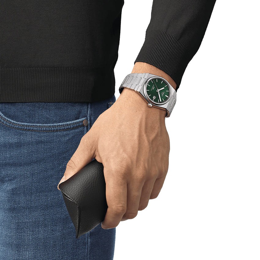 T1374071109100_WRIST_1