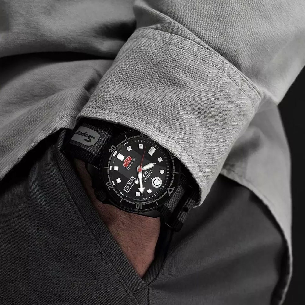 SEIKO 5 SPORT HONDA SUPER CUP C125 LIMITED EDITION SRPJ75K1 - NAM - KÍNH KHOÁNG - DÂY DÙ - AUTOMATIC - SIZE 42.5MM - MÁY NHẬT - Ảnh 2